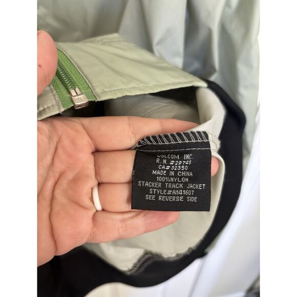 Volcom Green Windbreaker Size Large Raincoat Outdoors Gorpcore Skater Retro - Picture 5 of 9